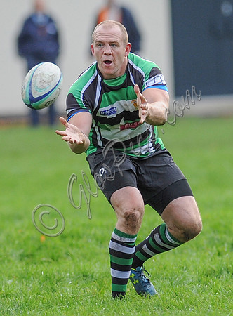 Mike Tindall playing rugby in Minchinhampton RFC colours