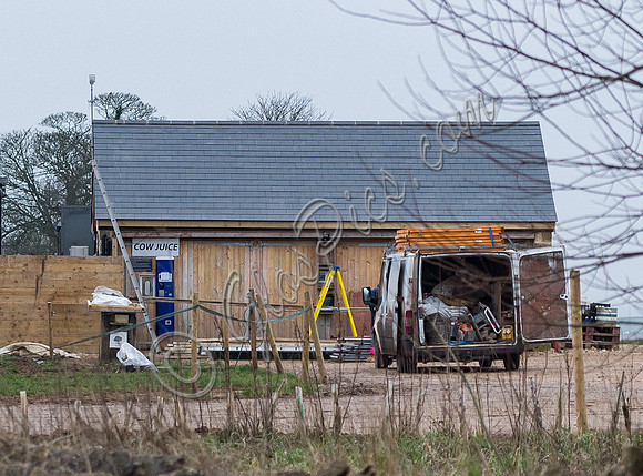 New roof on Diddly Squat Farm shop