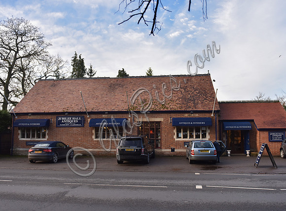 Jubilee Hall Antiques, Lechlade on Thames