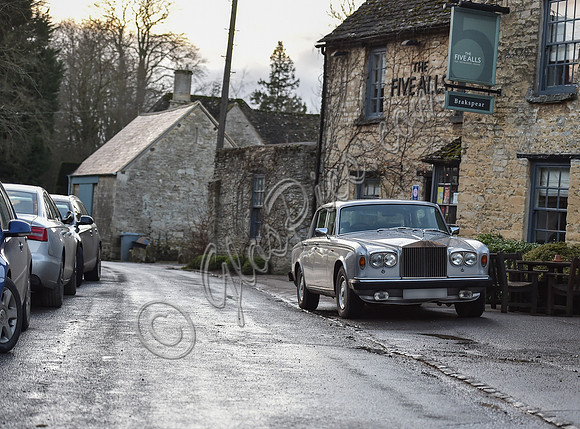 scenic, Rolls Royce outside Five Alls public house