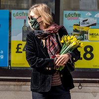 Kate Moss carrying daffodils
