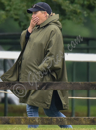 pregnant Zara Tindall at polo match