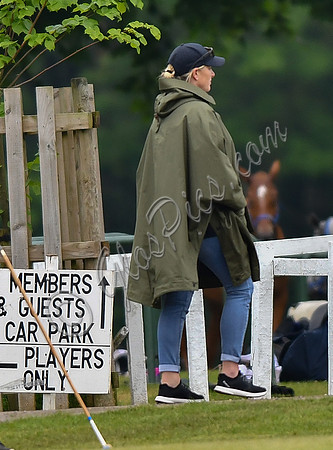 pregnant Zara Tindall at polo match