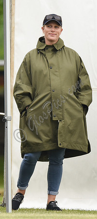 pregnant Zara Tindall at polo match