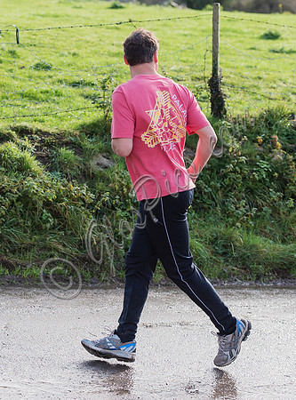 Dominic West jogging