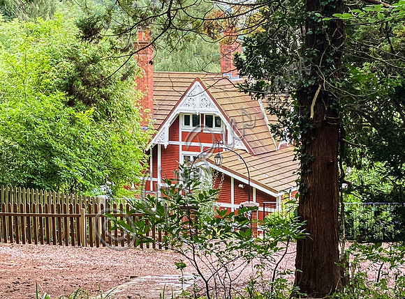 The Chalet, Symonds Yat East