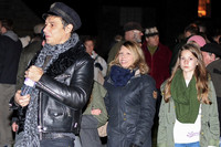 Jamie Hince casual all black look in leather biker jacket, engineer boots, skinny jeans wearing military style hat.
