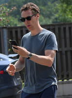Benedict Cumberbatch dressed casually