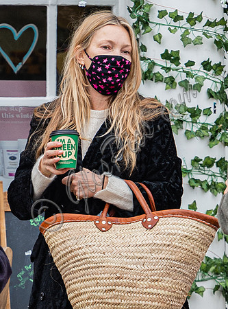 Kate Moss and James Brown Xmas shopping