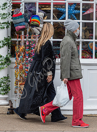 Kate Moss and James Brown Xmas shopping