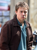 Andrew Buchan (Mark Latimer) on set
