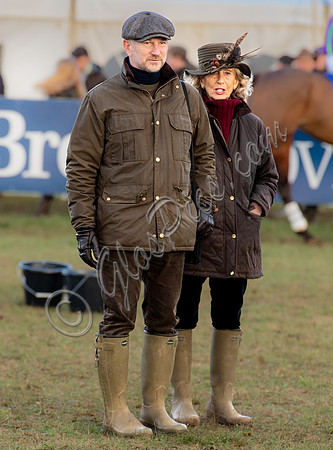 Christian and Geri Horner, with Christian's mother Sara in the parade ring, Cocklebarrow Races, 2026