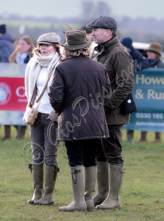 Christian and Geri Horner, with Christian's mother Sara in the parade ring, Cocklebarrow Races, 2026