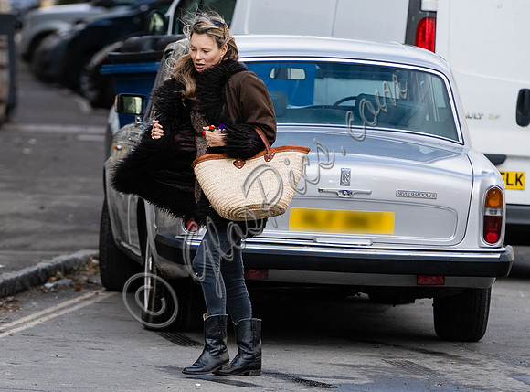 Fresh faced Kate Moss in Lechlade
