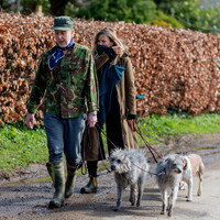 Kate Moss and James Brown walking dogs