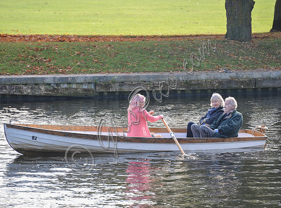 Faye Marsay, David Warner aznd Gemma Jones in boat