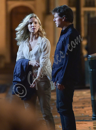 Tom Cruise with Annabelle Wallis on set of "The Mummy"