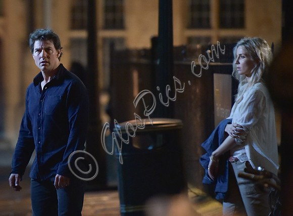 Tom Cruise with Annabelle Wallis on set of "The Mummy"