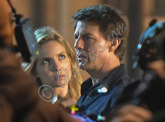 Tom Cruise with Annabelle Wallis on set of "The Mummy"