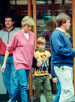 Princess Diana in Cirencester 1992 with Princes William and Harry