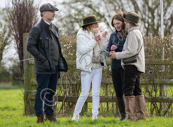 Christian Horner and Geri Halliwell Horner with, Sara Horner and Maxine Filby