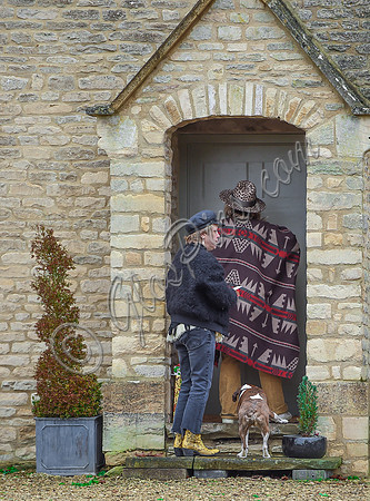 Kate Moss delivering festive gifts