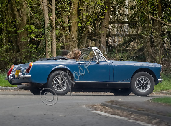 Kate Moss and Nikolai von Bismarck in blue MG Midget