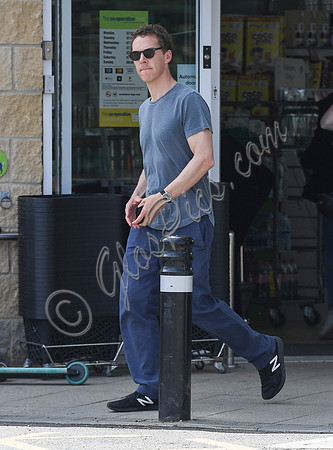 Benedict Cumberbatch dressed casually