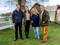 Earl Allen Bathurst, Countess Sara Bathurst, Lord Benjamin Apsley, Lady Sara Apsley