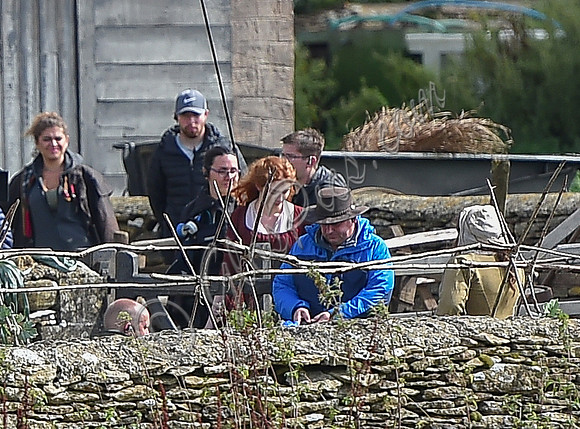Eleanor Tomlinson and Beatie Edney on set of Poldark