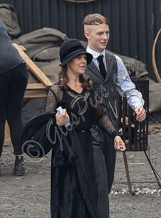Helen McCrory (Polly Gray) and Joe Cole (John Shelby)