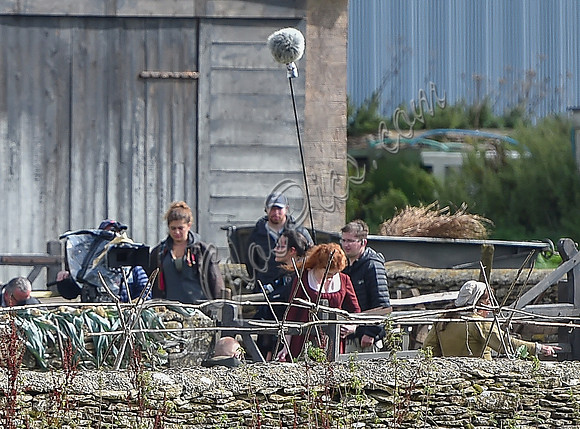 Eleanor Tomlinson and Beatie Edney on set of Poldark