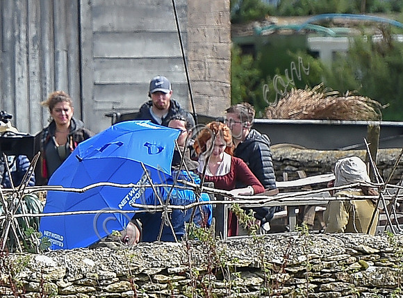 Eleanor Tomlinson and Beatie Edney on set of Poldark