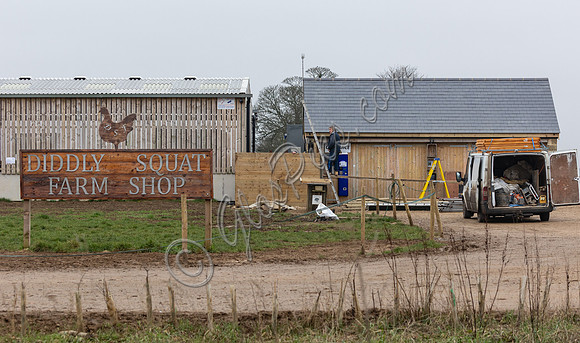 New roof on Diddly Squat Farm shop